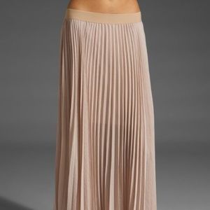 Maxi pleated skirt BCBG Light Pink